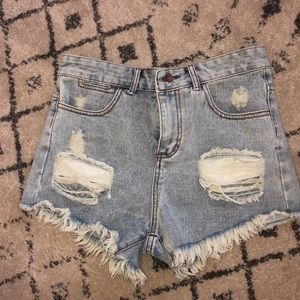 ***highwaisted shorts***